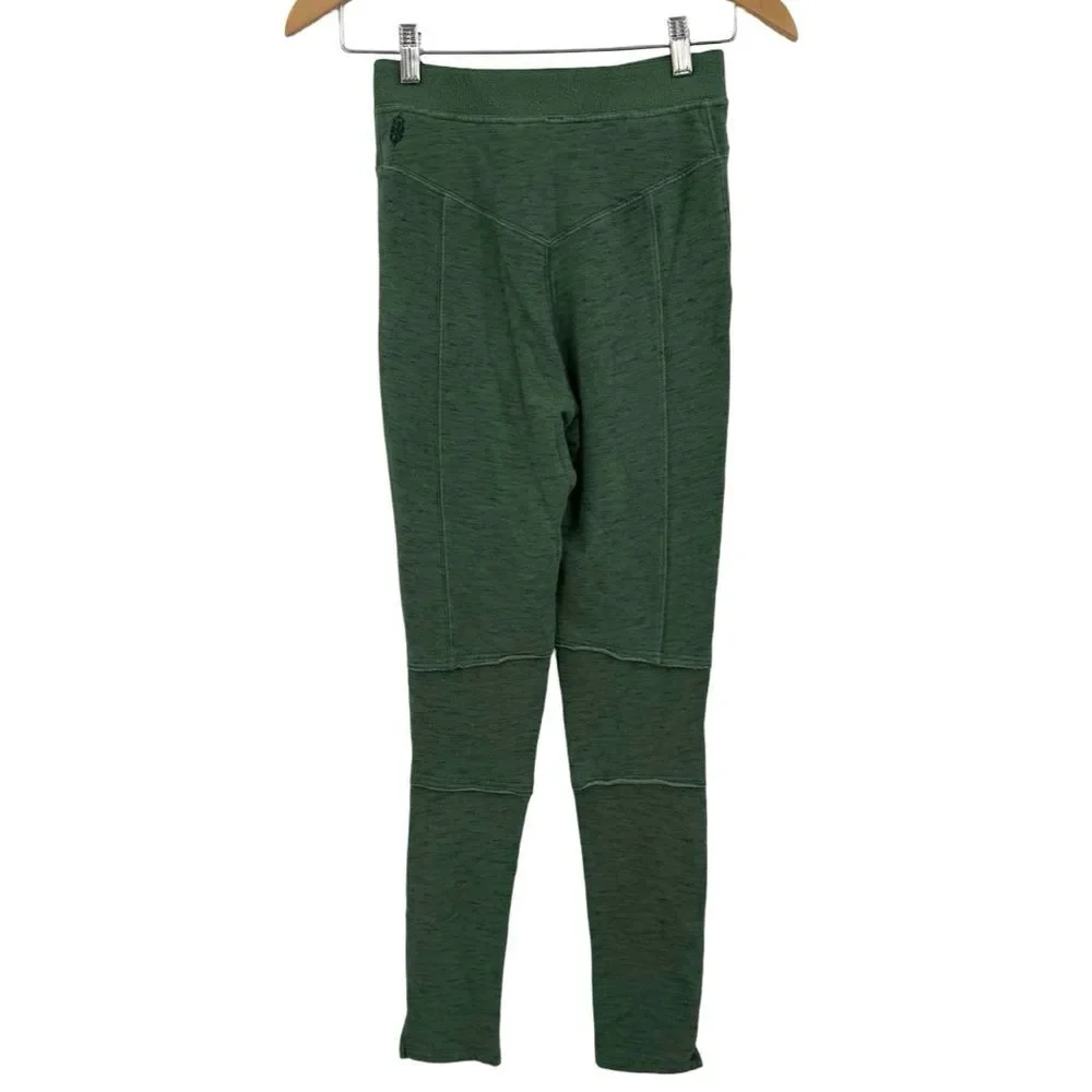 Free People Movement Far Out Zippered Legging in Olive Ash | XS